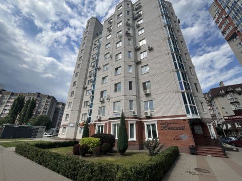 ����� ����